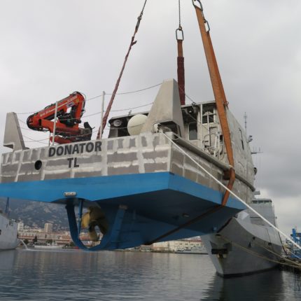 Mise à l'eau sur son site d'exploitation à Toulon